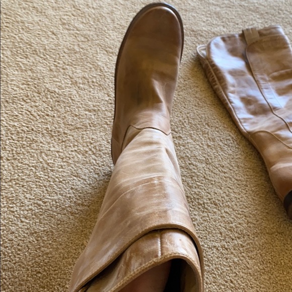 Cute boots - Picture 3 of 4